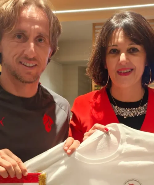 A Luka Modric il Premio Costruiamo Gentilezza nello sport