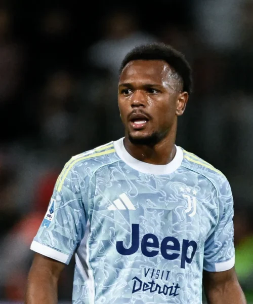 Mercato Juventus, Openda ai saluti subito: trattative per tre punte