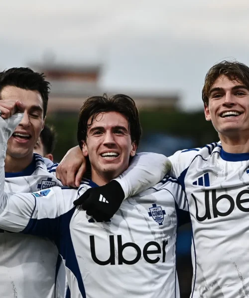 Il Como continua a volare: tris al Pisa