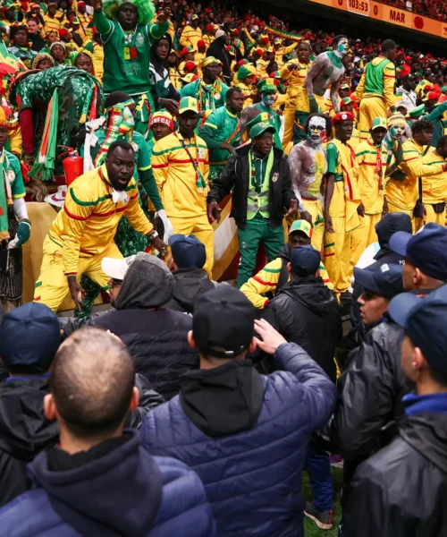Punizioni severe dopo il caos in finale di Coppa d’Africa: immagini