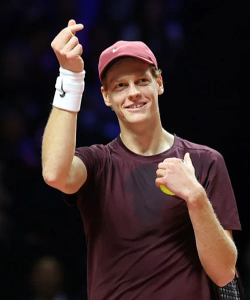 Jannik Sinner non ha perso il sorriso dopo la sconfitta con Carlos Alcaraz