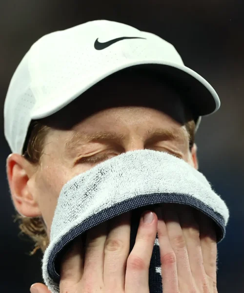 Ranking ATP: Jannik Sinner vede Carlos Alcaraz sempre più da lontano