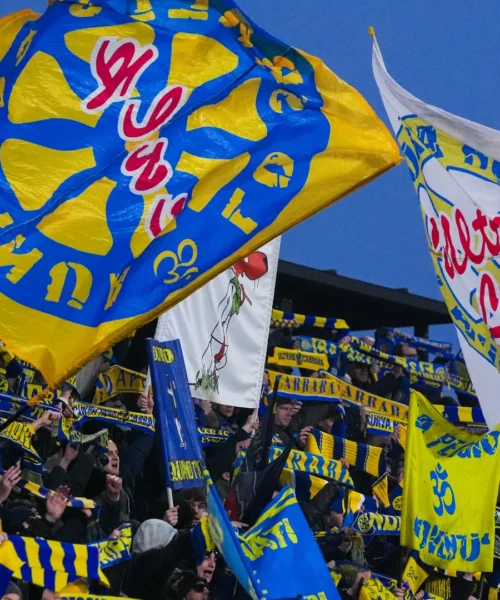 Alla Carrarese il derby e il sorpasso su un Empoli sprecone