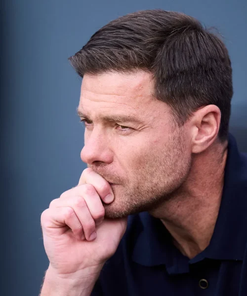 Un collega corre in soccorso di Xabi Alonso e attacca il Real Madrid