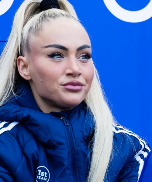 Alisha Lehmann punge Como: “L’ho capito dopo un mese”. Sfogo contro gli haters