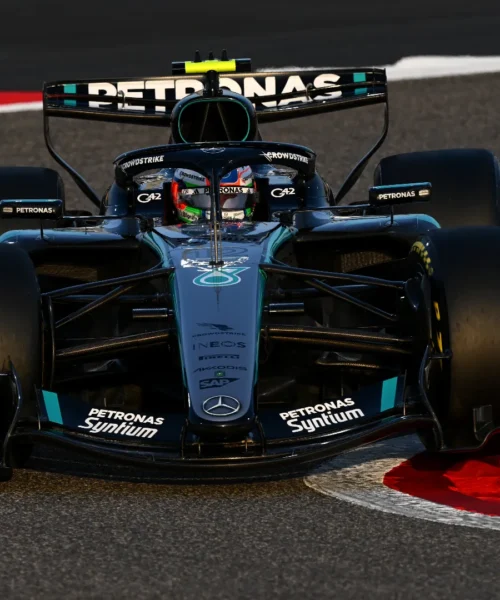 F1, test Bahrain: Kimi Antonelli il più veloce, Lewis Hamilton 3°
