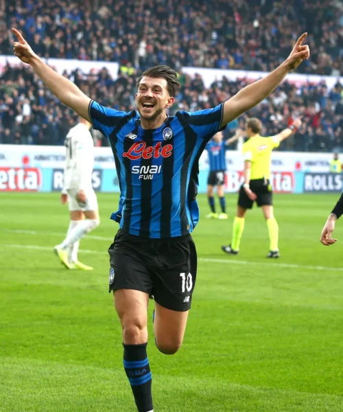 Atalanta da Champions, Napoli rimontato e battuto: furia azzurra contro l’arbitro Chiffi