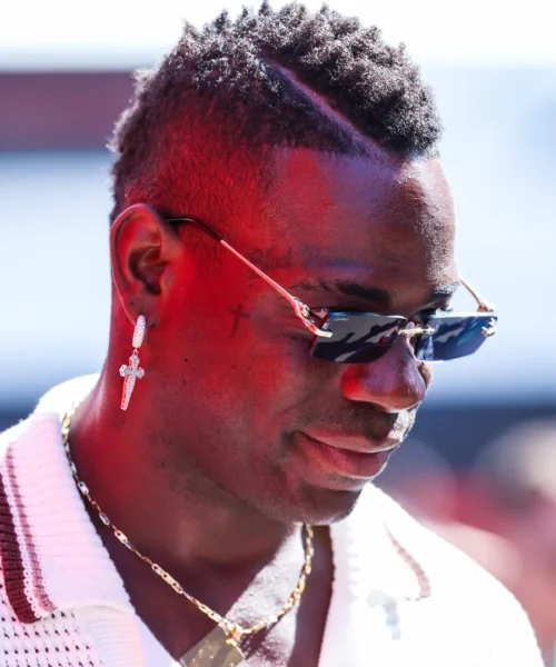 Mario Balotelli vittima di razzismo durante un match a Dubai: “Non me l’aspettavo qui”