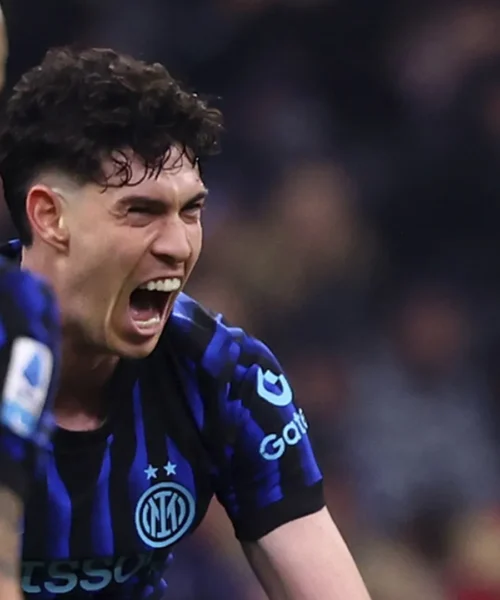 Minacciato Alessandro Bastoni: ha festeggiato felice dopo l’ingiusta espulsione di Pierre Kalulu