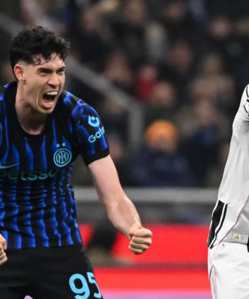 Bastoni esulta dopo il discusso rosso a Kalulu, i social vanno in tilt: “Gattuso lo lasci a casa”