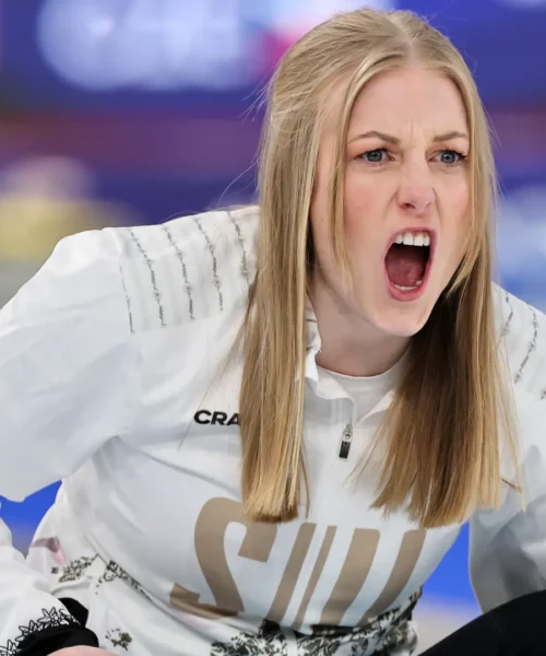 Curling, la campionessa svizzera – che è in coppia con il marito – fa il danno ma si salva