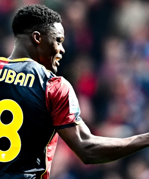 Genoa, Caleb Ekuban elogia De Rossi. E non ammette cali