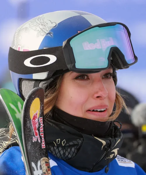 Il conduttore è durissimo contro Eileen Gu, tifosi in rivolta