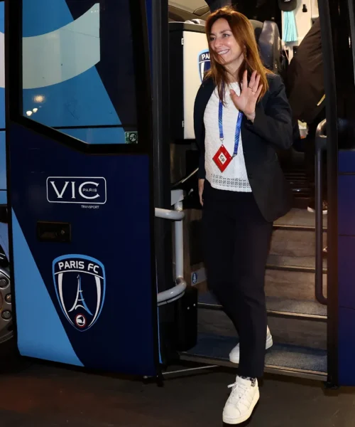 L’ex Parma deride una campionessa del calcio femminile davanti a milioni di spettatori: è caos