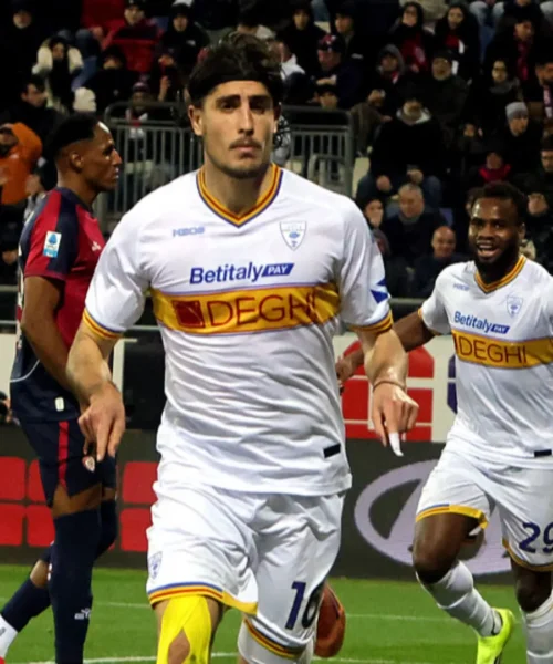 Cagliari ko in casa, il Lecce corsaro stacca la Fiorentina