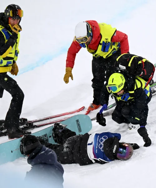 Tremenda caduta per la giovanissima campionessa, le foto