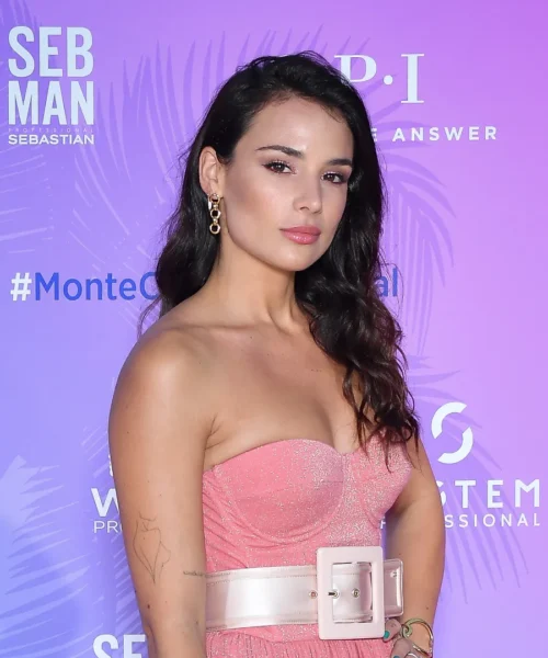 Modella e figlia di un grande calciatore, le foto della bellissima Jade