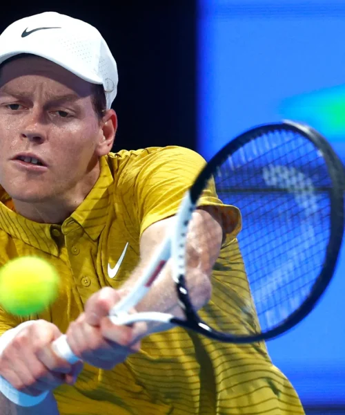Jannik Sinner non sbaglia: liquidato Popyrin, è ai quarti a Doha