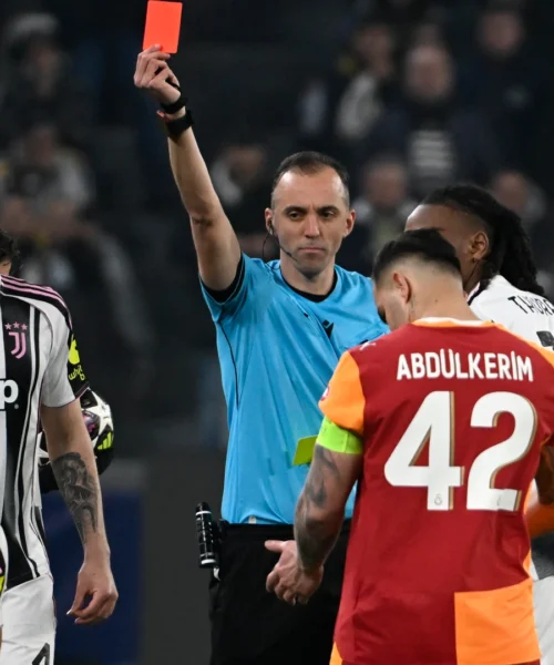 Scontro totale sul VAR: il mondo del calcio si divide e la polemica resta viva