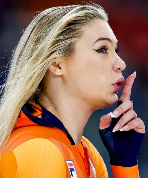 La vendita della tuta di Jutta Leerdam diventa un mistero: “Una quantità enorme di denaro”