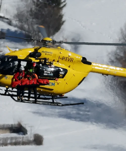 Lindsey Vonn, tremenda caduta e fine del sogno olimpico a Cortina: le foto