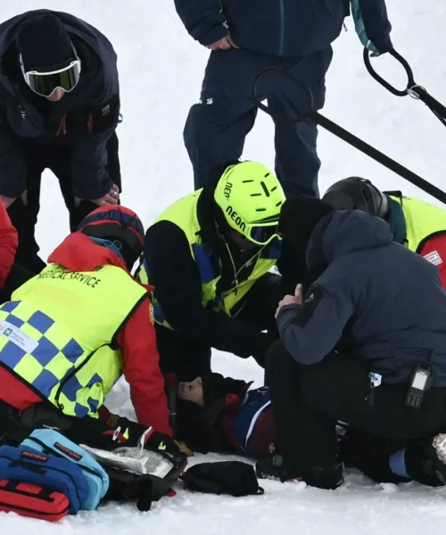 Milano Cortina, enorme spavento per la sfortunata cinese: le foto