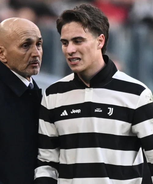 Non porta bene alla Juve il bianconero orizzontale: le foto