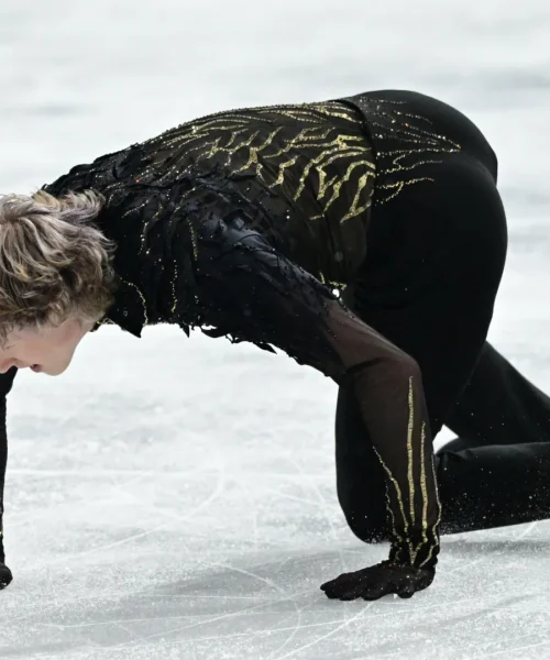 Il ‘Dio del Ghiaccio’ sbaglia tutto e scoppia a piangere: le foto