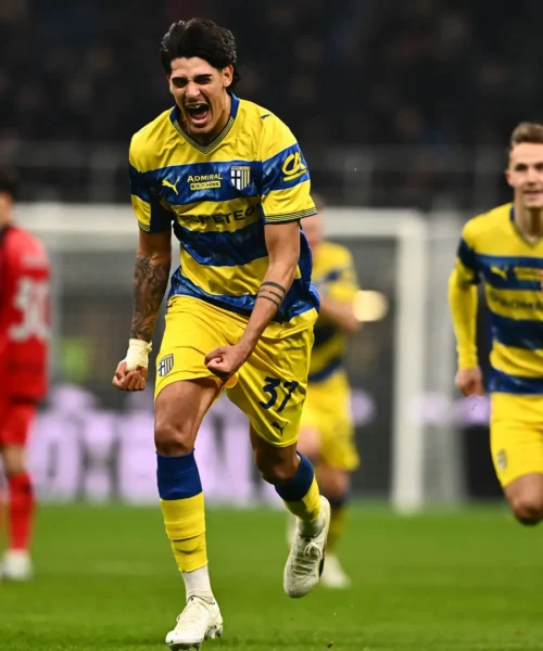 Milan, va tutto male a San Siro: il Parma vince 1-0, Inter lontana 10 punti