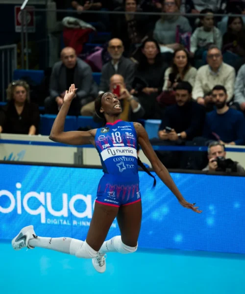 Paola Egonu, dolorosissima beffa. Ora si fa durissima: le foto