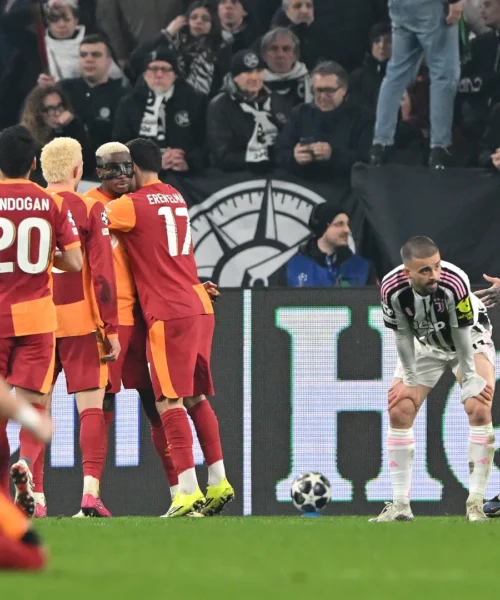 Juventus, che peccato! In 10 sfiora l’impresa. Osimhen manda il Galatasaray agli ottavi