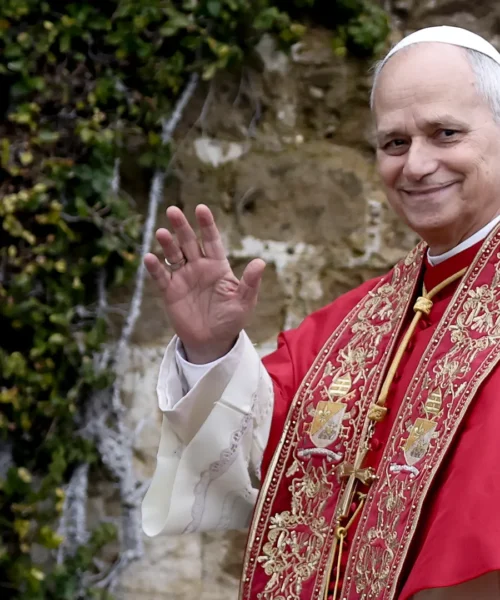 Papa Leone XIV risponde secco all’attacco di Donald Trump