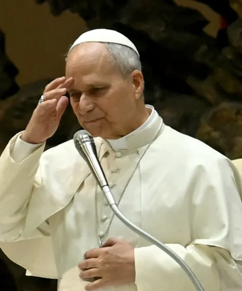 L’annuncio di Papa Leone XIV: “Ho un nodulo al polmone, dovrò essere operato”