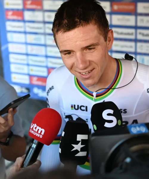Remco Evenepoel risponde per le rime ai francesi a poche ore dal Mondiale