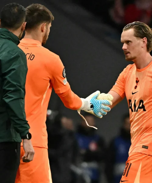 Allenatore distrutto dalle critiche, nuova accusa: “Codardo!”