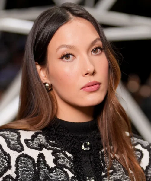 Tifosi sbalorditi per il look di Eileen Gu, le foto