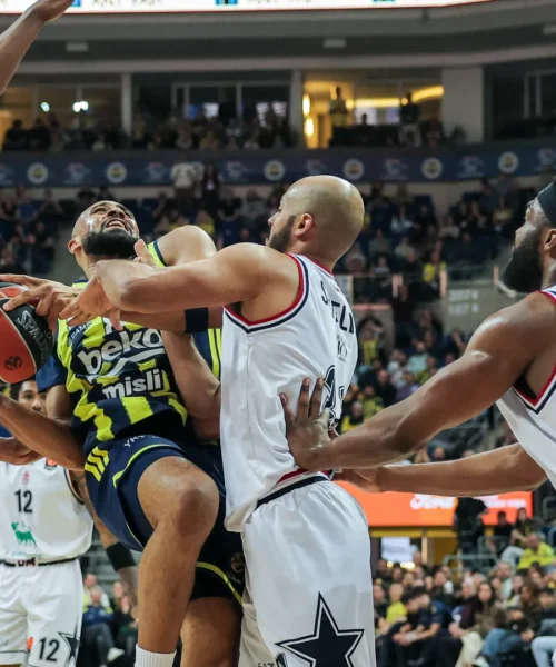 L’Olimpia comanda per metà gara, poi cade. Poeta: “Ci sono piombati addosso”