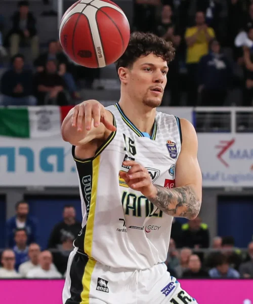 Giovanni Veronesi si pente di quanto detto alla Dinamo Sassari