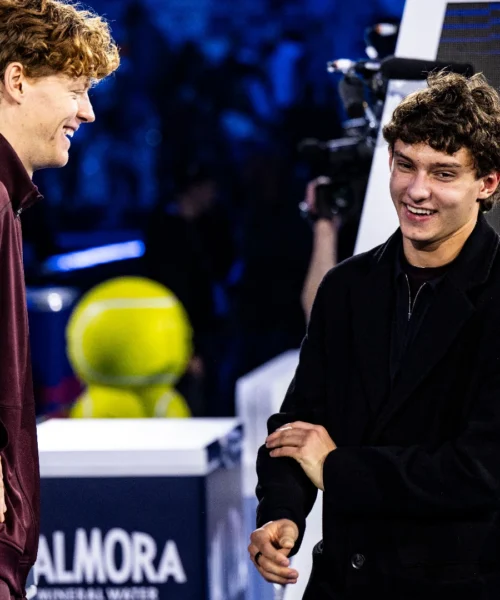 Jannik Sinner chiama, Kimi Antonelli risponde: il dialogo esalta i fan