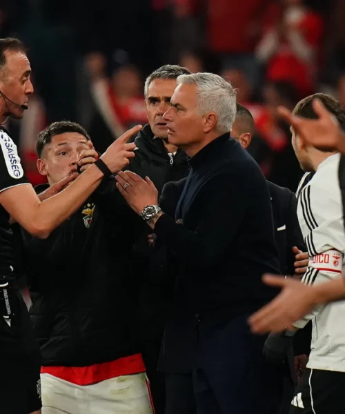 Caos a Lisbona, José Mourinho si fa cacciare ancora