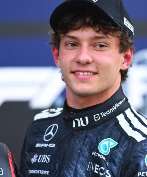 Kimi Antonelli continua a sognare: è in pole a Suzuka. Leclerc si difende, Hamilton deve accontentarsi