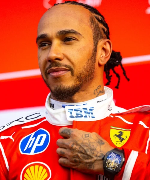 Lewis Hamilton rilancia la Ferrari e puntualizza sull’ala “Macarena”