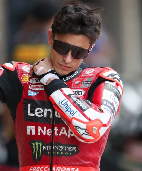 Il navigato manager lancia un nuovo allarme sulle condizioni fisiche di Marc Marquez
