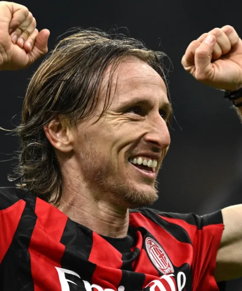 Il derby è del Milan: le foto dei rossoneri esultanti a fine gara