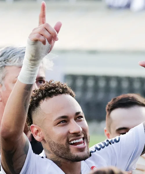 Un tifoso provoca Neymar, la risposta del brasiliano è da fenomeno