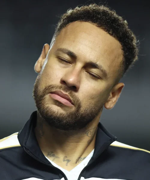 Neymar sbotta per colpa delle orecchie: “Nessuno può sopportare una cosa del genere”