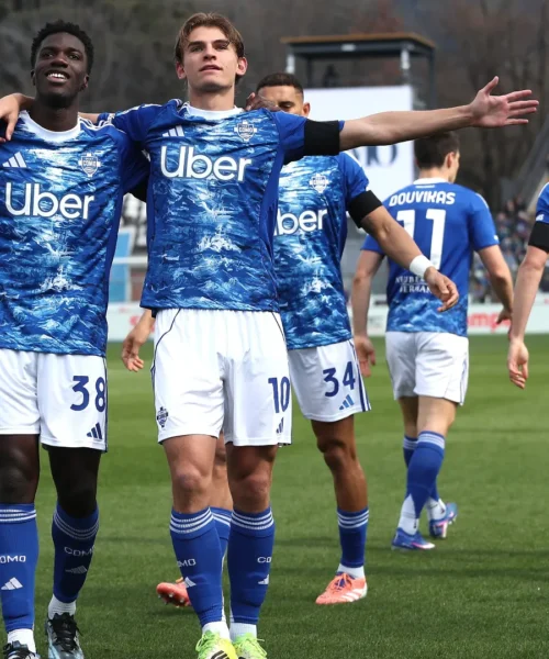 Il Como travolge il Pisa e vede la Champions League