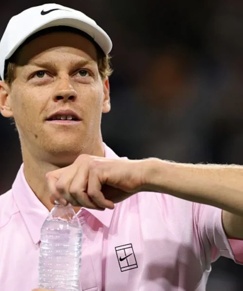 Jannik Sinner avvisa tutti: “Sto cercando di diventare più forte”