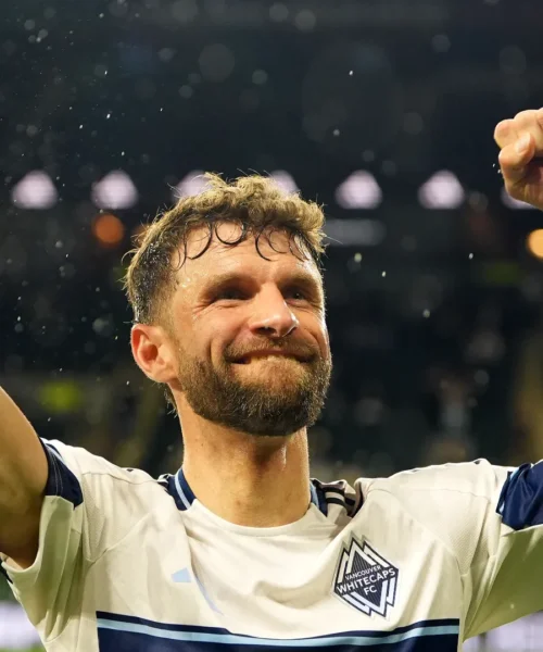 Bel gesto di Thomas Müller, applausi anche dai tifosi avversari