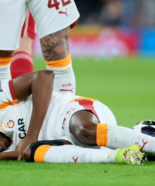 Galatasaray shock, oltre l’eliminazione anche la beffa: Osimhen e Lang, infortuni pesanti